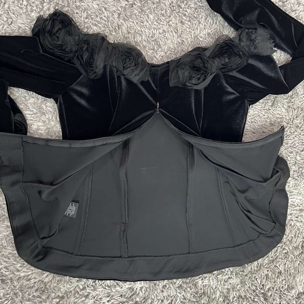 Vntg Y2K Black Velvet Off Shoulder Rosette Corset Top M Gothic Coquette Romantic - Picture 4 of 9